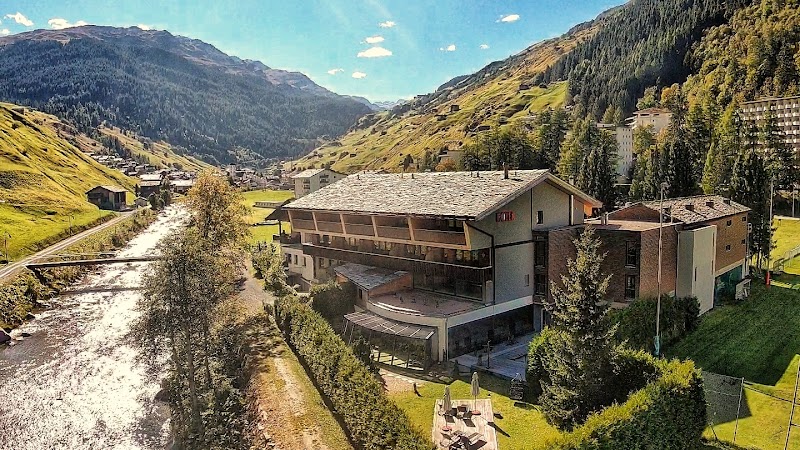 4 Stern Hotel Rovanada