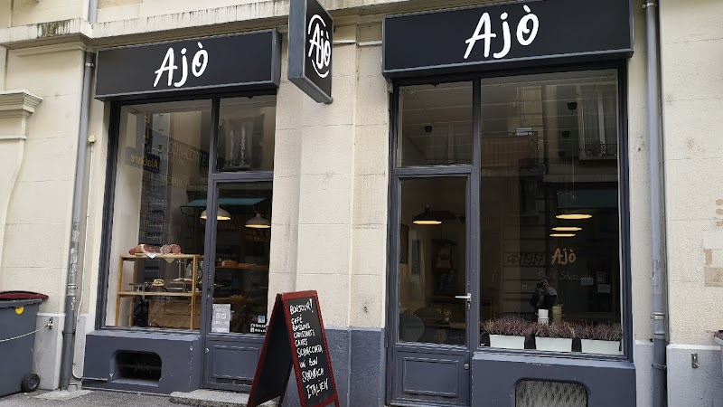 Ajò Café