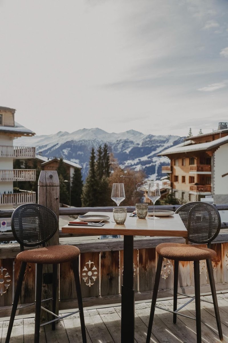 CADENCE Restaurant & Bar