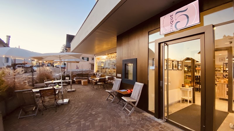 CINQUE5 bistro shop wellness culture club