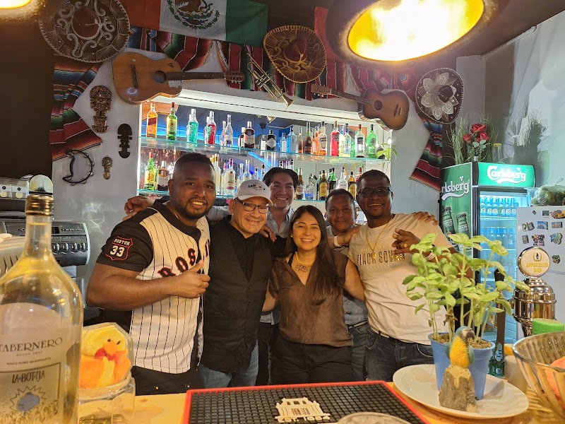 El Cevichero Pisco Bar