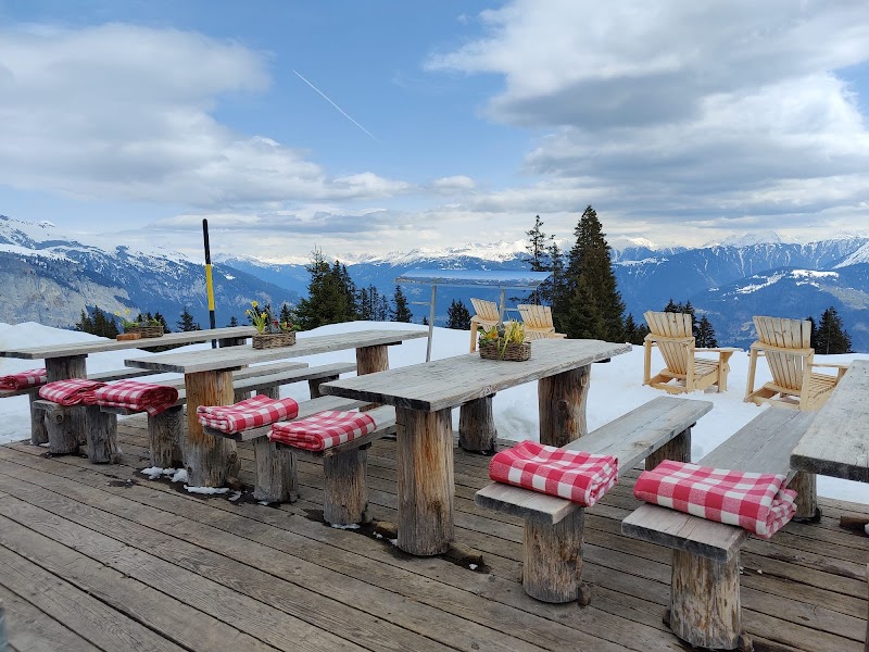Gustis Jagdhütte – Schweizerisch Restaurant in Laax