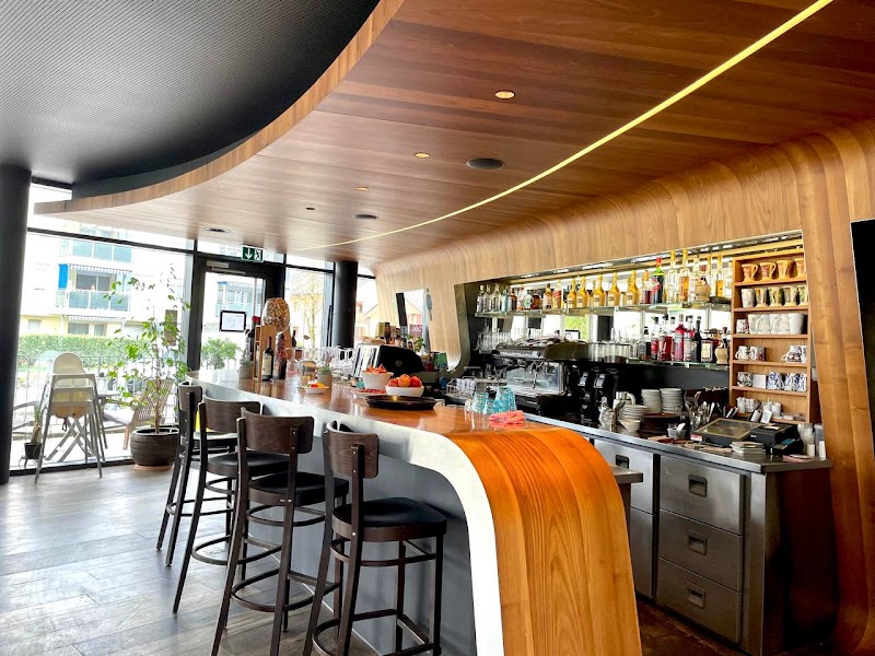 Suba Casa Café, Bar, Restaurant.